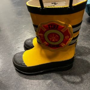 Fire fighter target boots